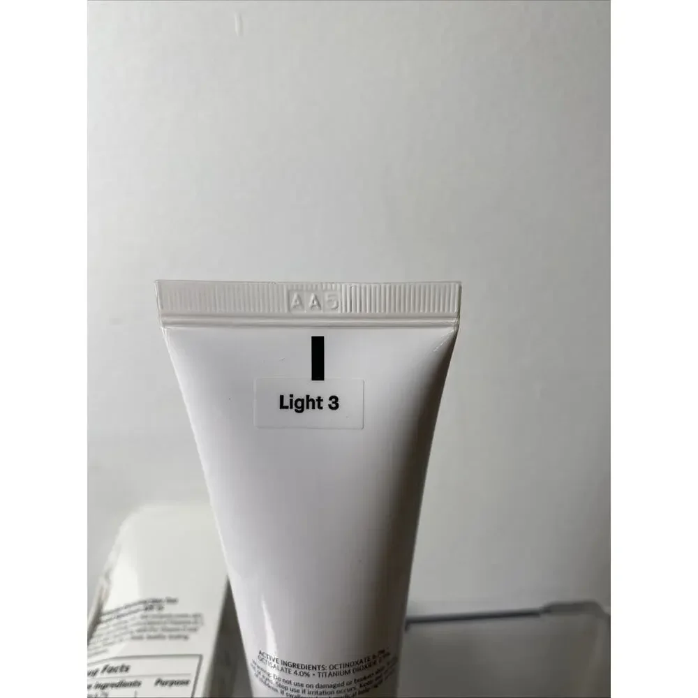 BOBBI BROWN Vitamin Enriched Skin Tint SPF 15- Light 3 - 1 OZ/ 50ml- Not Sealed